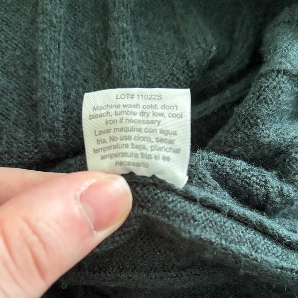 Green Cowl Neck Sweater with Ribbed Pattern - Picture 5 of 5